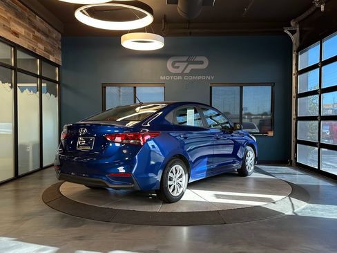 Used 2019 Hyundai Accent SE FWD image 3