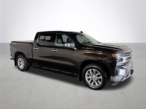 Used 2019 Chevrolet Silverado 1500 LTZ w/ LTZ Convenience Package AWD/4WD image 4