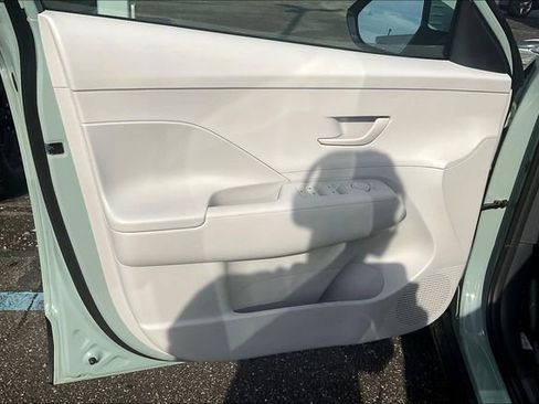 New 2026 Hyundai Kona SE image 18