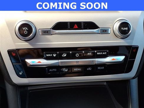 Used 2024 Ford Explorer XLT w/ Equipment Group 202A AWD/4WD image 17