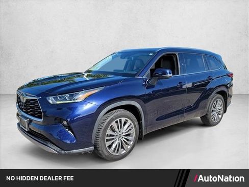 Used 2022 Toyota Highlander Platinum AWD/4WD image 1