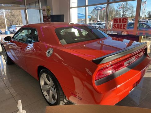 Used 2009 Dodge Challenger SRT8 w/ SRT Option Group II image 7