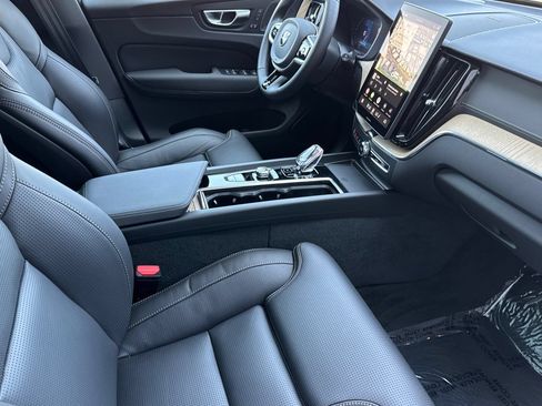Certified 2026 Volvo XC60 B5 Ultra w/ Climate Package AWD/4WD image 17