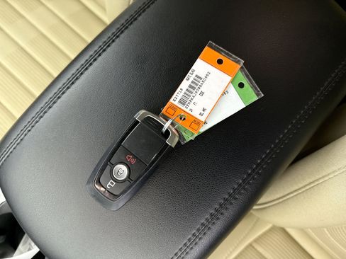 Used 2024 Ford Edge SEL image 12