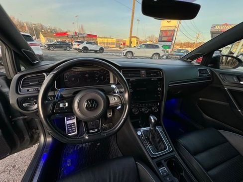 Used 2019 Volkswagen Golf R 4-Door image 18