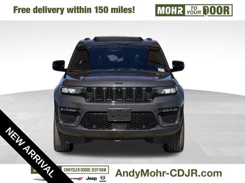 Used 2024 Jeep Grand Cherokee Limited w/ Luxury Tech Group II image 2