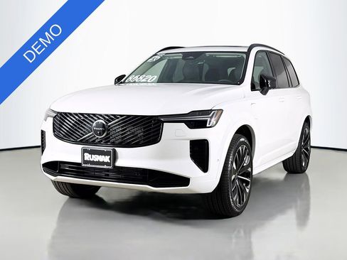 Used 2026 Volvo XC90 T8 Ultra w/ Protection Package AWD/4WD image 3