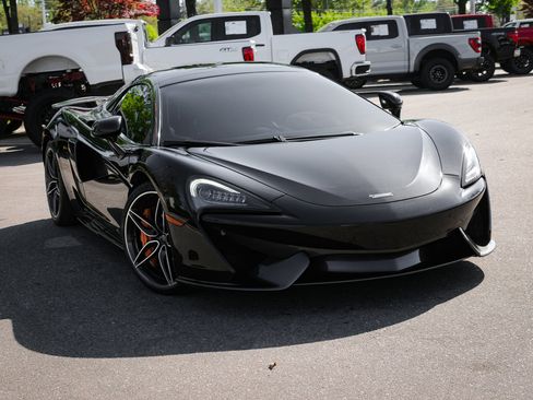 Used 2019 McLaren 570S Spider image 3