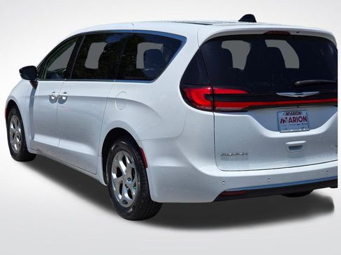 Used 2024 Chrysler Pacifica Limited FWD image 50
