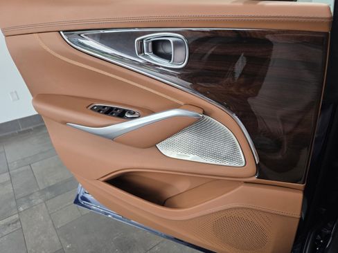 Used 2025 Aston Martin DBX 707 image 16