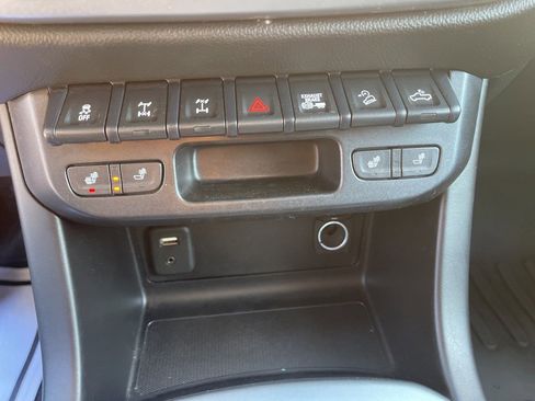 Used 2018 Chevrolet Colorado ZR2 image 24