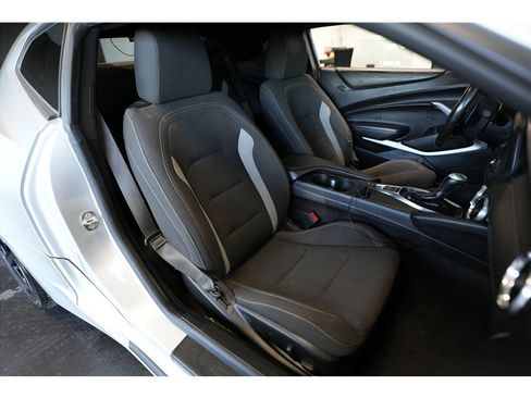 Used 2018 Chevrolet Camaro LT RWD image 11