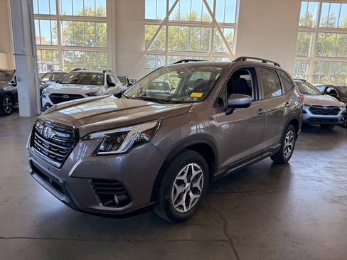 Certified 2023 Subaru Forester Premium AWD/4WD image 7