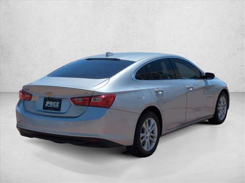 Used 2017 Chevrolet Malibu LT FWD image 5