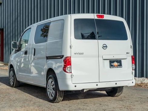 Used 2021 Nissan NV200 SV w/ Sliding Door Glass Package image 4
