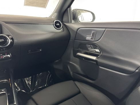 Certified 2025 Mercedes-Benz GLA 250 image 29