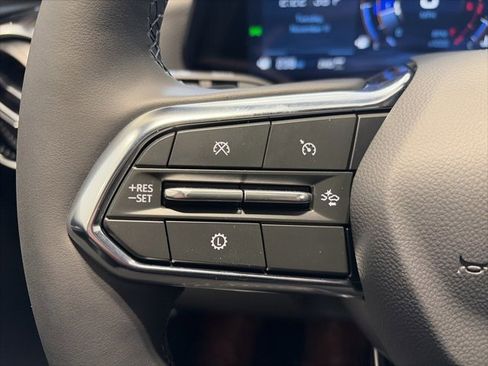 New 2026 Chevrolet Equinox LT w/ Convenience Package II image 16