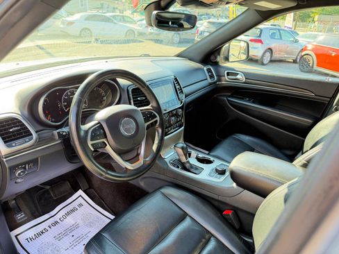 Used 2019 Jeep Grand Cherokee Limited AWD/4WD image 11
