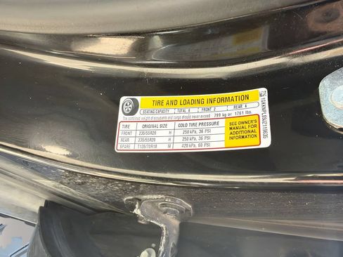Used 2018 GMC Acadia Denali FWD image 39