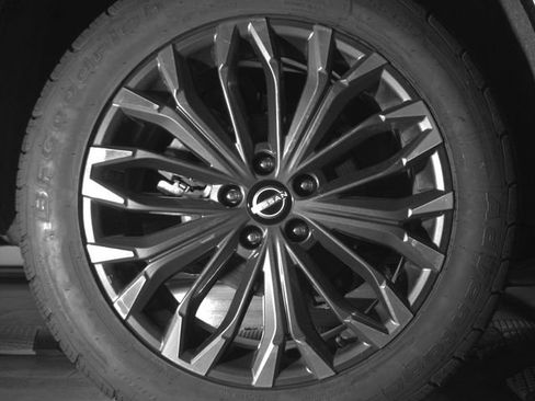 Used 2024 Nissan Rogue Platinum AWD/4WD image 30