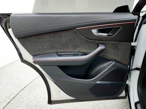 Used 2022 Audi RS Q8 w/ Luxury Package image 22