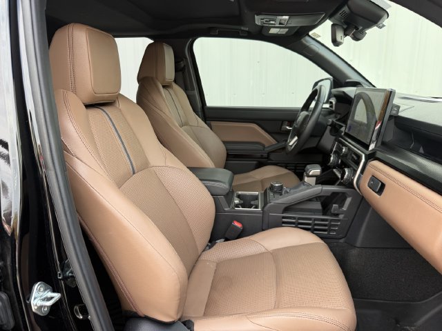 Used 2026 Toyota 4Runner Limited AWD/4WD image 32