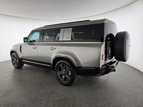 Used 2024 Land Rover Defender 130 X-Dynamic SE AWD/4WD image 16