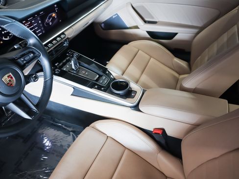 Used 2024 Porsche 911 Carrera S w/ Premium Package image 17