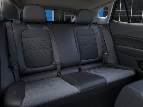 New 2026 Chevrolet Trax LT w/ Driver Confidence Package FWD image 17
