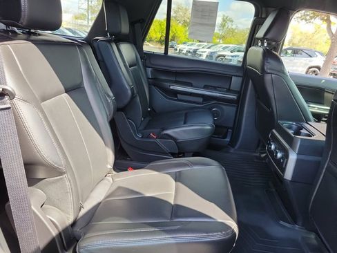 Used 2021 Ford Expedition XLT image 10