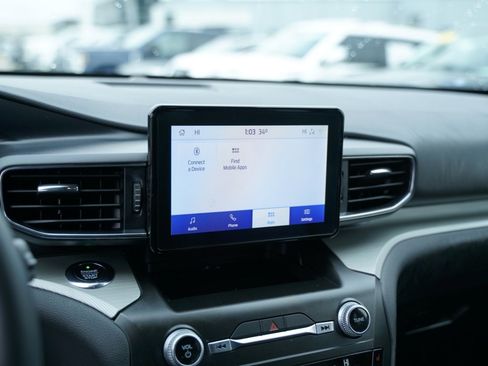 Used 2020 Ford Explorer XLT w/ Equipment Group 202A image 15