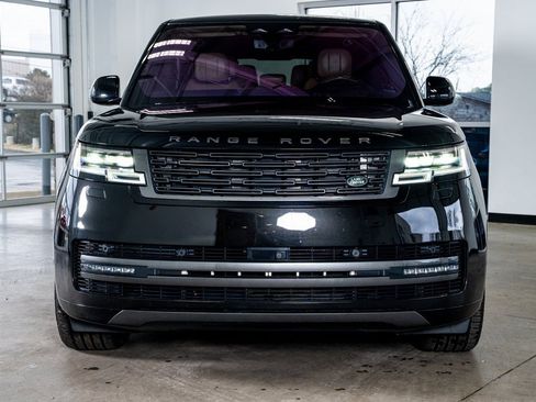 Used 2023 Land Rover Range Rover Long Wheelbase SE image 3
