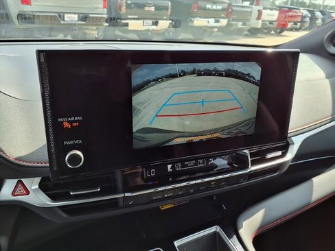 Used 2025 Toyota Sienna XSE w/ XSE Plus Package image 11