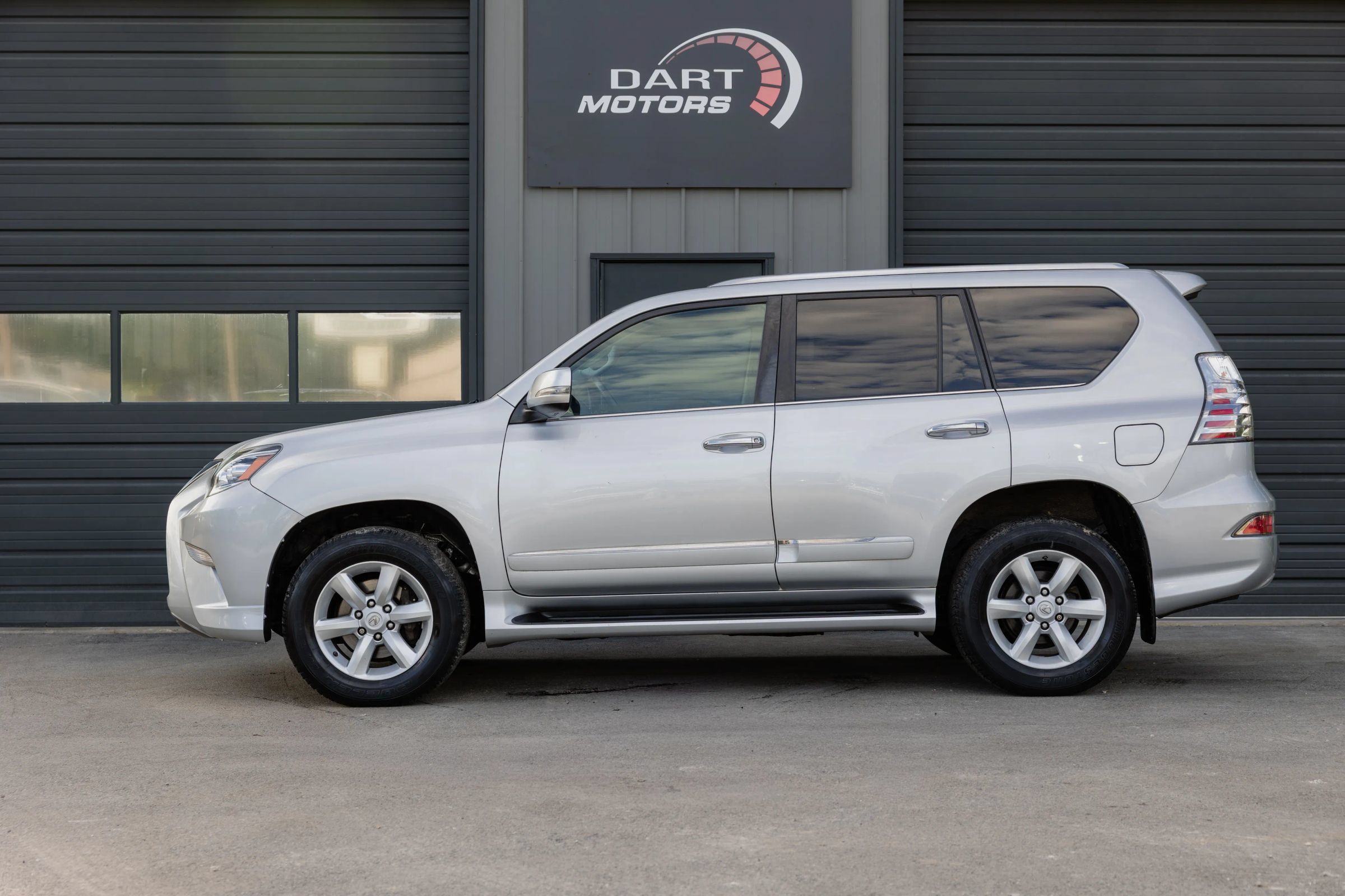 Used 2015 Lexus GX 460 w/ Navigation Package AWD/4WD image 4