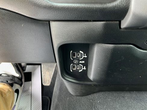 Used 2022 RAM 2500 Big Horn AWD/4WD image 21