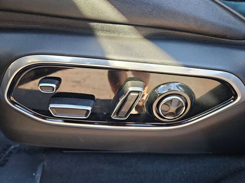 Used 2023 Jeep Grand Cherokee Overland w/ Advanced Protech Group III image 18