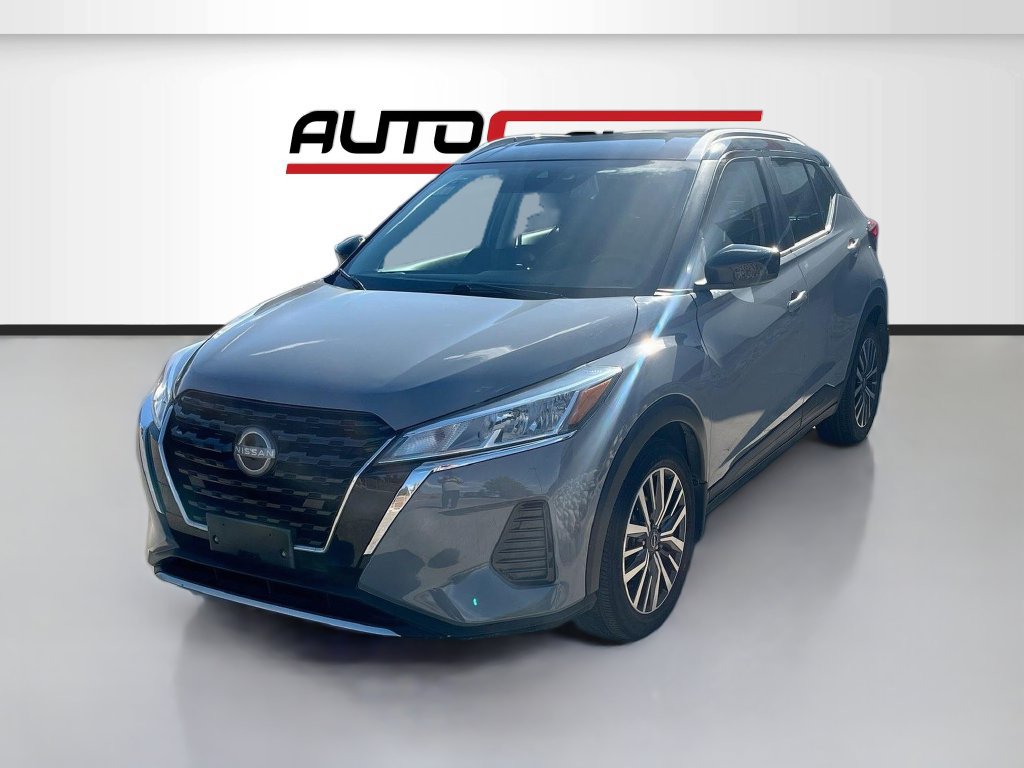 Used 2023 Nissan Kicks SV FWD image 3