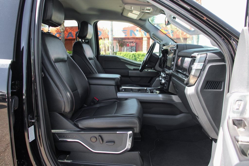 Used 2023 Ford F250 Lariat w/ Black Appearance Package AWD/4WD image 41