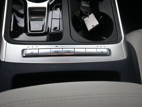 Used 2026 Kia Carnival EX FWD image 16