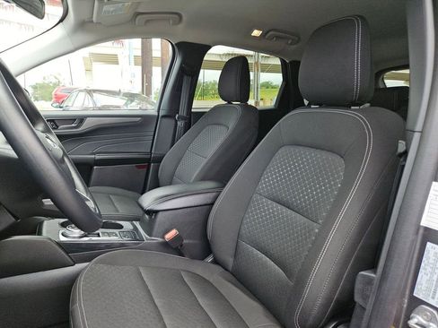 Used 2025 Ford Escape Active AWD/4WD image 16