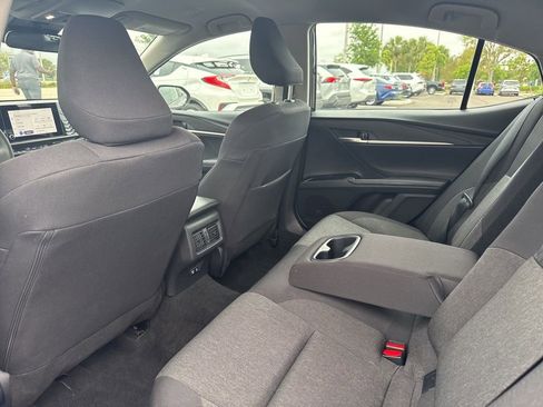 Used 2025 Toyota Camry LE image 9