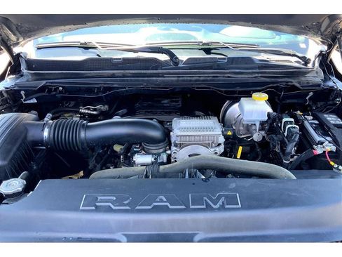 Used 2024 RAM 1500 Laramie AWD/4WD image 11