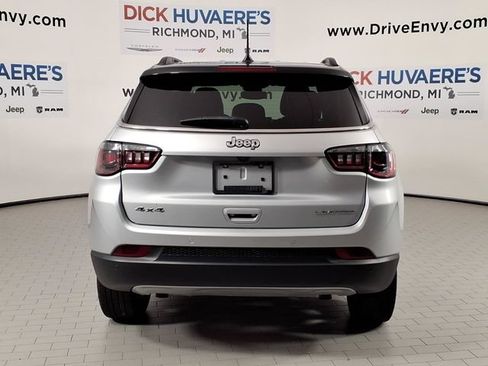 Used 2024 Jeep Compass Limited AWD/4WD image 5