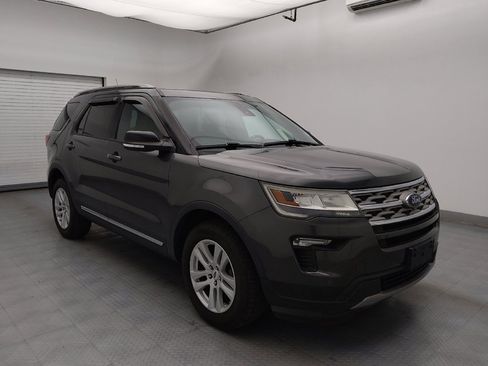 Used 2018 Ford Explorer XLT w/ Equipment Group 202A image 13