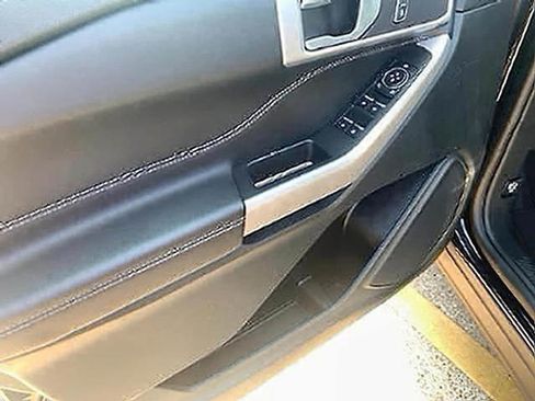 Used 2024 Ford Explorer XLT w/ Equipment Group 202A RWD image 16