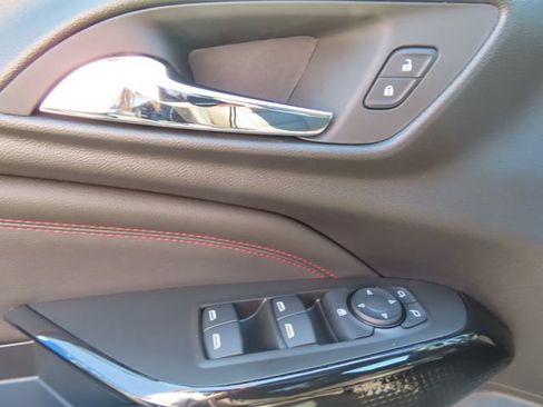 Used 2026 Chevrolet Trax RS w/ Sunroof Package FWD image 13