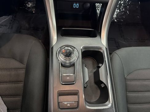 Used 2019 Ford Fusion SE FWD image 18