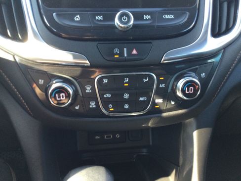 Used 2024 Chevrolet Equinox Premier AWD/4WD image 21