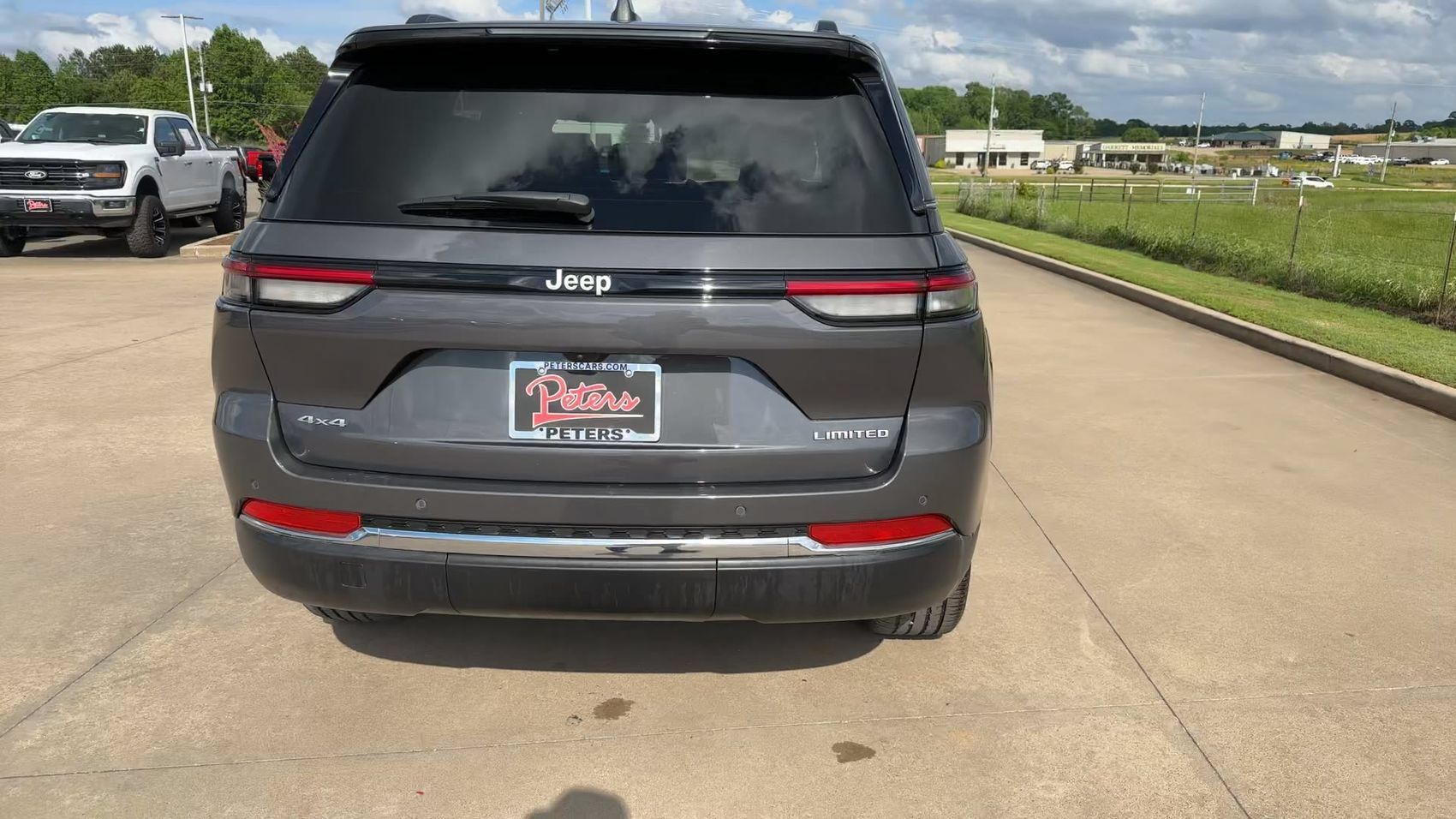 Used 2025 Jeep Grand Cherokee Limited AWD/4WD image 6