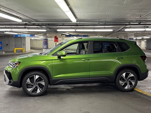 New 2025 Volkswagen Taos SE image 36